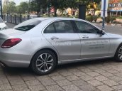 Bán xe Mercedes C200 2016, chỉ trả 360 triệu nhận xe ngay và luôn