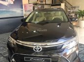 Bán Toyota Camry 2.0E, màu đen, giá chỉ 982 triệu. Xe giao ngay, hỗ trợ trả góp trên 80% LS ưu đãi