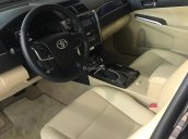 Bán Toyota Camry 2.0E, màu đen, giá chỉ 982 triệu. Xe giao ngay, hỗ trợ trả góp trên 80% LS ưu đãi