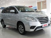 Cần bán Toyota Innova E 2.0MT đời 2016, màu bạc, giá 658tr