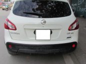 Cần bán gấp Nissan Qashqai 2.0 AT đời 2011, màu trắng xe gia đình