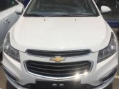Cần bán Chevrolet Cruze đời 2017, màu trắng