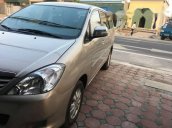 Cần bán Toyota Innova đời 2010, màu vàng