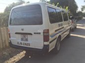 Bán ô tô Toyota Hiace sản xuất 2002, màu trắng, nhập khẩu nguyên chiếc