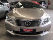 Bán Camry 2.0E 2013/2014, xe đẹp (tặng trước bạ), hỗ trợ vay 70%, lãi suất ưu đãi