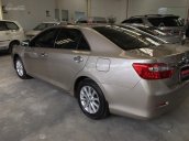 Bán Camry 2.0E 2013/2014, xe đẹp (tặng trước bạ), hỗ trợ vay 70%, lãi suất ưu đãi