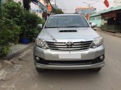 Cần bán chiếc Toyota Fortuner 2.5G MT 2014, máy dầu màu bạc