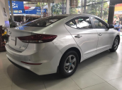 Bán Hyundai Elantra 1.6 MT đời 2018, hỗ trợ vay 85% giá trị xe, hotline đặt xe đi Tết: 0948.94.55.99 - 0935.90.41.41