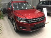 Cần bán xe Volkswagen Tiguan 2017 màu đỏ, nhập khẩu nguyên chiếc. LH: 0978877754 Cam kết giá tốt