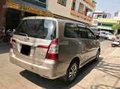 Cần bán xe Innova E 2015 màu vàng cát, số sàn, xe nhà đi