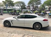 Cần bán gấp Porsche Panamera 3.6L đời 2014, màu trắng, nhập khẩu nguyên chiếc