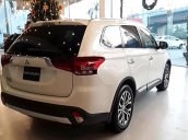 Bán xe Mitsubishi Outlander 2.0 CVT sản xuất 2017, màu trắng, nhập khẩu nguyên chiếc