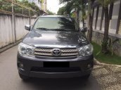 Bán xe Toyota Fortuner G sản xuất 2010, màu xám