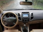 Bán xe Toyota Fortuner 2 5G năm 2010, màu đen xe gia đình