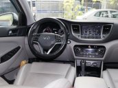 Bán Hyundai Tucson 2.0AT năm 2016, màu bạc, xe nhập