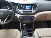 Bán ô tô Hyundai Tucson 2.0 AT 2016, màu trắng, xe nhập