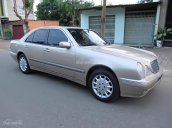 Cần bán lại xe Mercedes E240 sản xuất 2000, số tự động