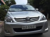 Cần bán lại xe Toyota Innova năm 2009, màu bạc xe gia đình