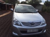 Cần bán lại xe Toyota Innova đời 2011, màu bạc