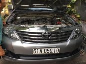 Cần bán Toyota Fortuner V năm 2013, màu xám số tự động