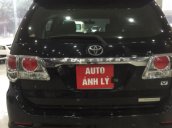 Salon bán xe Toyota Fortuner 2.7V 2013, màu đen 