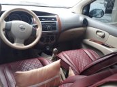 Cần bán lại xe Nissan Grand livina MT năm 2011