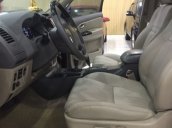 Salon bán xe Toyota Fortuner 2.7V 2013, màu đen 