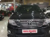 Salon bán xe Toyota Fortuner 2.7V 2013, màu đen 