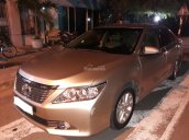 Bán Toyota Camry E 2013 (đúng chất), màu vàng cát, giá thương lượng