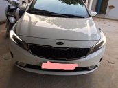 Cần bán lại xe Kia Cerato năm 2016, màu trắng xe gia đình