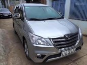 Cần bán lại xe Toyota Innova E đời 2014, màu bạc, xe gia đình, giá tốt