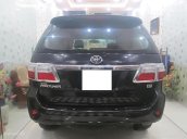 Cần bán Toyota Fortuner V đời 2009, màu đen xe gia đình, 480tr