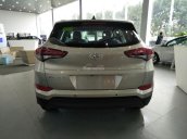 Bán xe Hyundai Tucson 2.0 full bản, máy xăng đặc biệt, sản xuất năm 2018