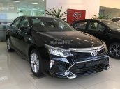 Bán Toyota Camry 2.0E, màu đen, 997 triệu. Hỗ trợ vay 85% lãi suất tốt