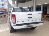 Cần bán xe Ford Ranger XLS 4X2 AT tại Vĩnh Phúc, màu trắng, nhập khẩu giá bán thương lượng