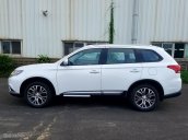 Mitsubishi Outlander CVT khuyến mãi đặc biệt tháng 12