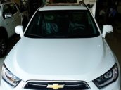 Bán xe Chevrolet Captiva REVV đời 2017, màu trắng  