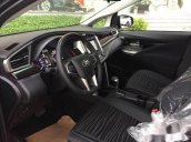 Bán ô tô Toyota Innova 2.0E năm 2017, màu đen, giá tốt