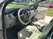 Bán Toyota Innova 2.0 G đời 2010, màu bạc  