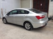 Cần bán gấp Kia Rio MT năm 2016, màu bạc số sàn