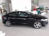 Bán ô tô Hyundai Elantra 2.0 đời 2017, màu đen