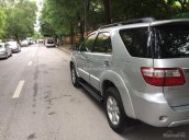 Cần bán xe Toyota Fortuner G, số sàn 2010, màu xám bạc cực đẹp