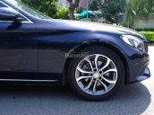 Cần bán xe Mercedes C200 2016, màu xanh đen, lý lịch rõ ràng, bảo hành chính hãng 12 tháng. Xem xe thích ngay