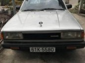 Bán gấp Nissan Bluebird đời 1983, màu bạc