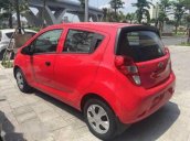 Bán xe Chevrolet Spark đời 2018, màu đỏ  