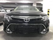 Bán Toyota Camry đời 2018, màu đen