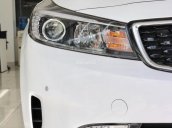Bán xe Kia Cerato năm 2018, màu trắng, giá 635 triệu