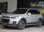 Bán Chevrolet Captiva Revv 2.4AT màu bạc, số tự động, sản xuất 2016, biển Sài Gòn