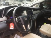 Bán xe Toyota Innova 2.0E đời 2016 số sàn, 725 triệu