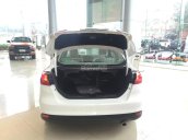 Cần bán xe Ford Focus 1.5L Trend 4D sản xuất 2018, màu trắng, 600 triệu